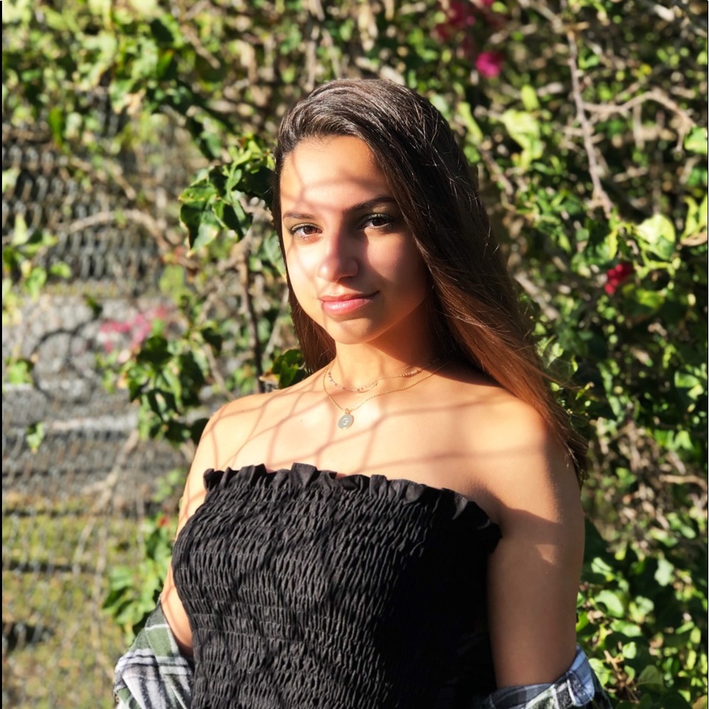 Meet your Posher, Gabriela